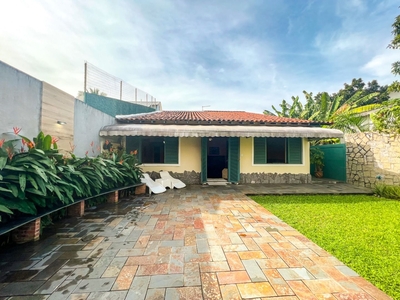 Casa em Piratininga, Niterói/RJ de 320m² 4 quartos à venda por R$ 1.799.000,00