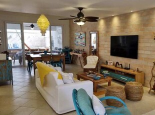 Alugar Casa Temporada - Juquehy - condomínio, 160m da praia, com 4 suítes, piscina & área