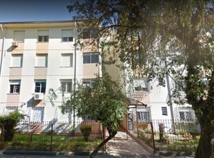 Apartamento à venda por R$ 145.000