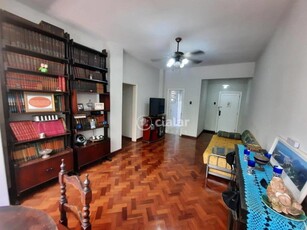 Apartamento à venda por R$ 899.000