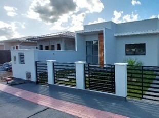 Casa à venda por R$ 370.000