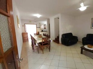 Casa de Temporada - Juquehy - c/ 3 dormitórios, 1 suíte, 2 vagas, piscina, quadra tênis