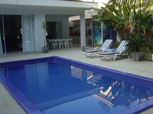 Casa térrea, 3 suítes, ar cond., piscina, 200m da praia, Módulo 4