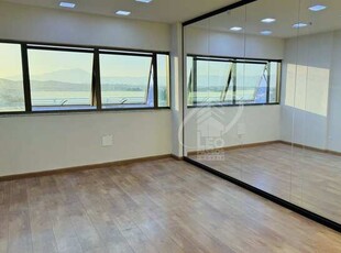 Sala comercial para alugar no bairro Parque Duque - Duque de Caxias/RJ