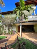 Casa com 4 quartos à venda no bairro Jardim América, 330m²