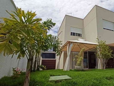Casa em Condomínio com 4 quartos à venda no bairro Jardins Porto, 181m²