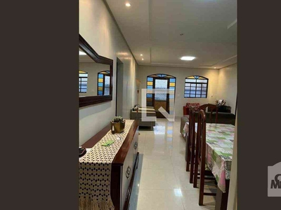 Casa com 4 quartos à venda no bairro Floramar, 232m²