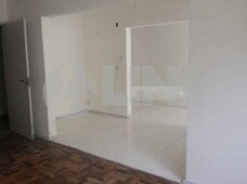 Apartamento à venda por R$ 227.000