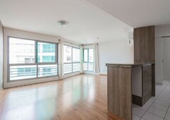 Apartamento à venda por R$ 690.000