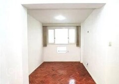 Apartamento à venda em Leblon com 74 m², 2 quartos, 1 suíte