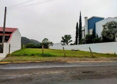 Lindo terreno/lote com 851m² localizado na rua Julia da Costa Flores no bairro Gravatá de Penha/SC.