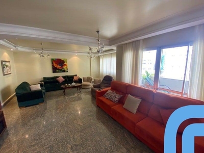 Apartamento com 4 quartos à venda, 205.0m²