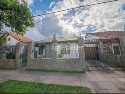 Casa 5 dorms à venda Rua Coronel Neves, Medianeira - Porto Alegre