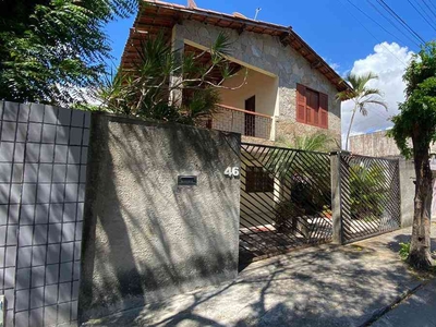 Casa com 3 quartos à venda no bairro Edson Queiroz, 250m²