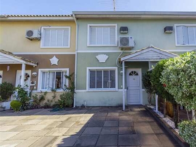 Casa Padrão, 3 dormitórios na Avenida Santos Ferreira