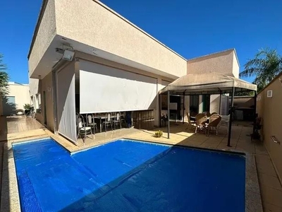 Cond. horizontal casa com 4 quartos à venda, 250.0m²