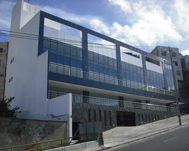 Alugo Prédio, 790 m², Amaralina, Térreo, 3 Andares, 2 níveis de Garagem. Valor Total de Lo