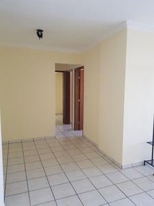 Apartamento para aluguel tem 80 metros quadrados com 3 quartos em Alto da Glória - Goiânia