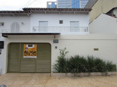 Casa sobrado com 4 quartos - Bairro Setor Bueno em Goiânia
