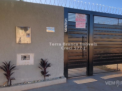 Casa Térrea com 2 Quartos à Venda por R$ 265.000