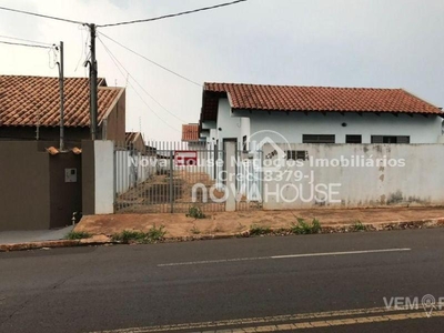 Casa Térrea com 2 Quartos à Venda por R$ 750.000