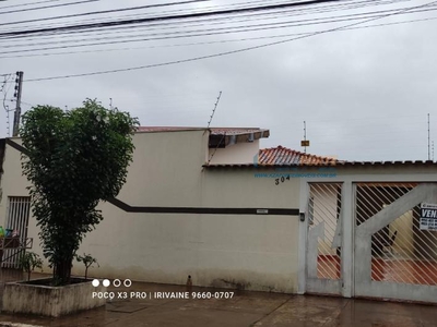 Casa Térrea com 5 Quartos à Venda por R$ 890.000