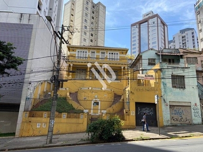 Lourdes Casarão clássico com 450 m²
