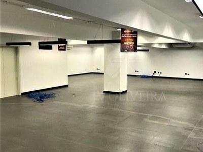 Salão comercial para locação, 2000m² com 3 pavimentos próximo metrô Liberdade em São Paulo