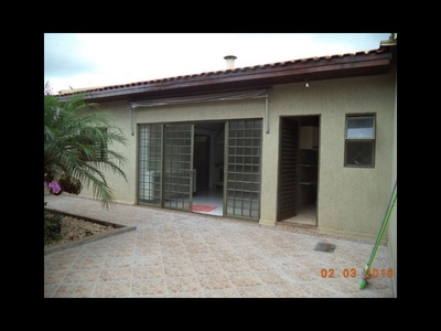 Vendo Casa com Piscina - Bairro Nova Ourinhos