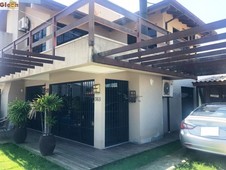 Casa à venda no bairro Centro em Garopaba