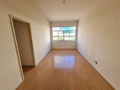 Apto Tijuca | 2 Quartos | 75 M² | Cond: R$890.0 | 0 Vagas