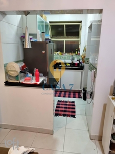 Apartamento à venda em Centro com 57 m², 2 quartos