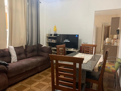 Apartamento com 2 quartos e garagem privativa localizado no Bairro do Campo Grande, na cidade de Santos SP.