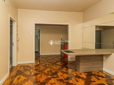 Apartamento com 2 quartos para alugar na rua carazinho, 242, petrópolis, porto alegre, 115 m2 por r$ 2.350