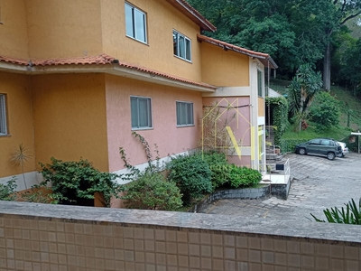 Apartamento em Itaipava, Petrópolis/RJ de 72m² 2 quartos à venda por R$ 479.000,00