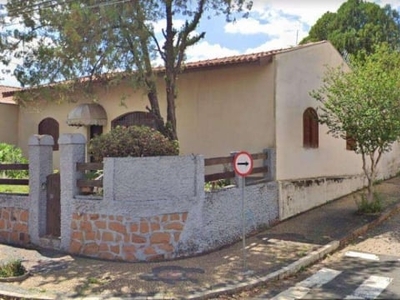 Casa com 3 quartos à venda na rua doze de outubro, 12, vila santana, valinhos, 152 m2 por r$ 515.000