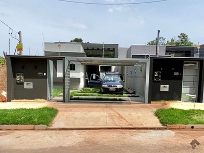 Casa com bastante espaço e acabamento fino