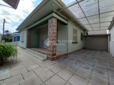 Casa em condomínio fechado com 2 quartos para alugar na avenida wenceslau escobar, 2810, tristeza, porto alegre, 100 m2 por r$ 2.500