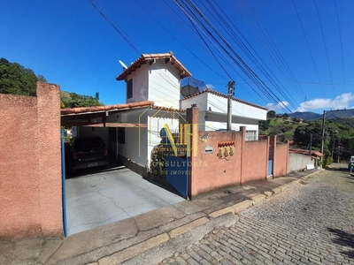 Casa em Itaipava, Petrópolis/RJ de 131m² 5 quartos à venda por R$ 648.999,00