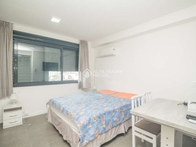 Loft com 1 quarto para alugar na rua tenente-coronel fabrício pilar, 311, mont serrat, porto alegre, 26 m2 por r$ 3.260