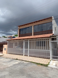 Sobrado em Guará II, Brasília/DF de 217m² 4 quartos à venda por R$ 794.000,00