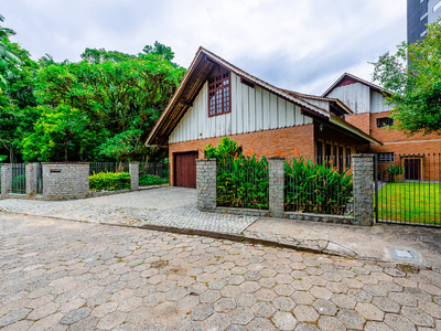Casa em Garcia, Blumenau/SC de 325m² 7 quartos à venda por R$ 1.649.000,00