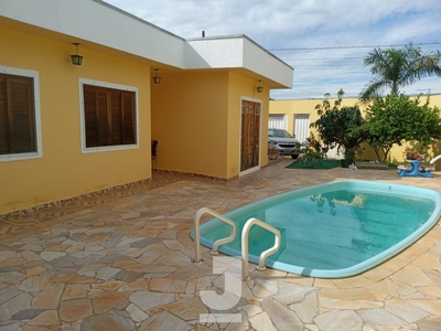 Casa em Nova Cerejeira, Atibaia/SP de 100m² 3 quartos à venda por R$ 669.000,00