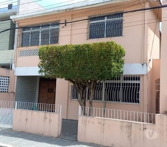 Ótima casa 2 pavtº. 4 qts. 3 wcs. garagem prox. a tudo