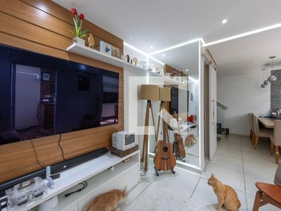 CASA EM CONDOMÍNIO mobiliada com 2 dormitórios e 2 garagens