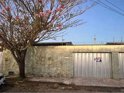 Casa em Emaús, Parnamirim/RN de 160m² 3 quartos à venda por R$ 229.000,00