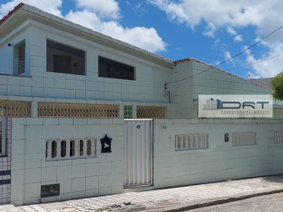 Casa em Jaguaribe, João Pessoa/PB de 490m² 4 quartos à venda por R$ 789.000,00