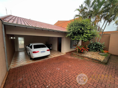 Casa em Jardim Alvorada, Londrina/PR de 218m² 4 quartos à venda por R$ 773.900,00