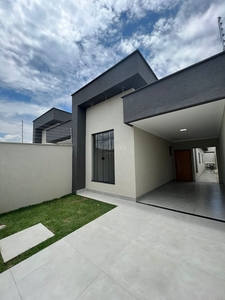 Casa em Jardim Cristalino, Aparecida de Goiânia/GO de 113m² 3 quartos à venda por R$ 369.000,00