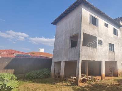 Casa em Jardim Maria Martha, Marília/SP de 300m² 4 quartos à venda por R$ 499.000,00